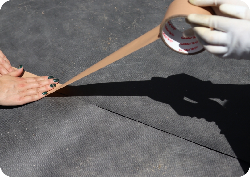 防草シートを設置する