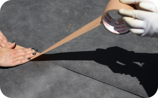 防草シートを設置する