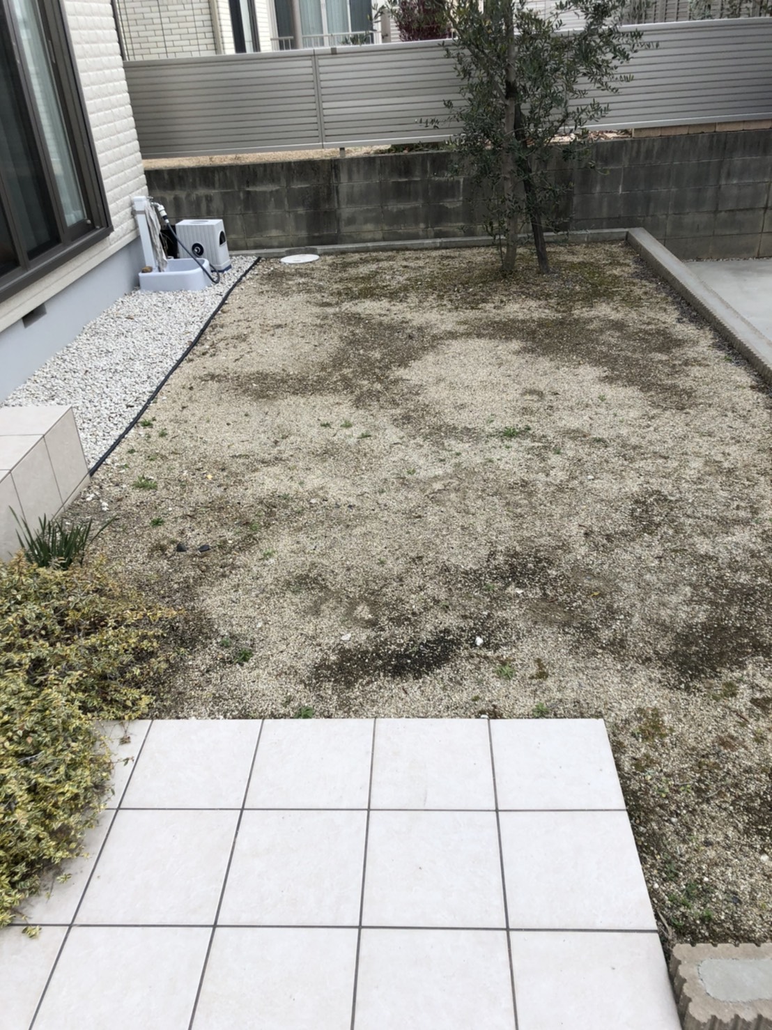名古屋市緑区・施工前の砂利敷きのお庭