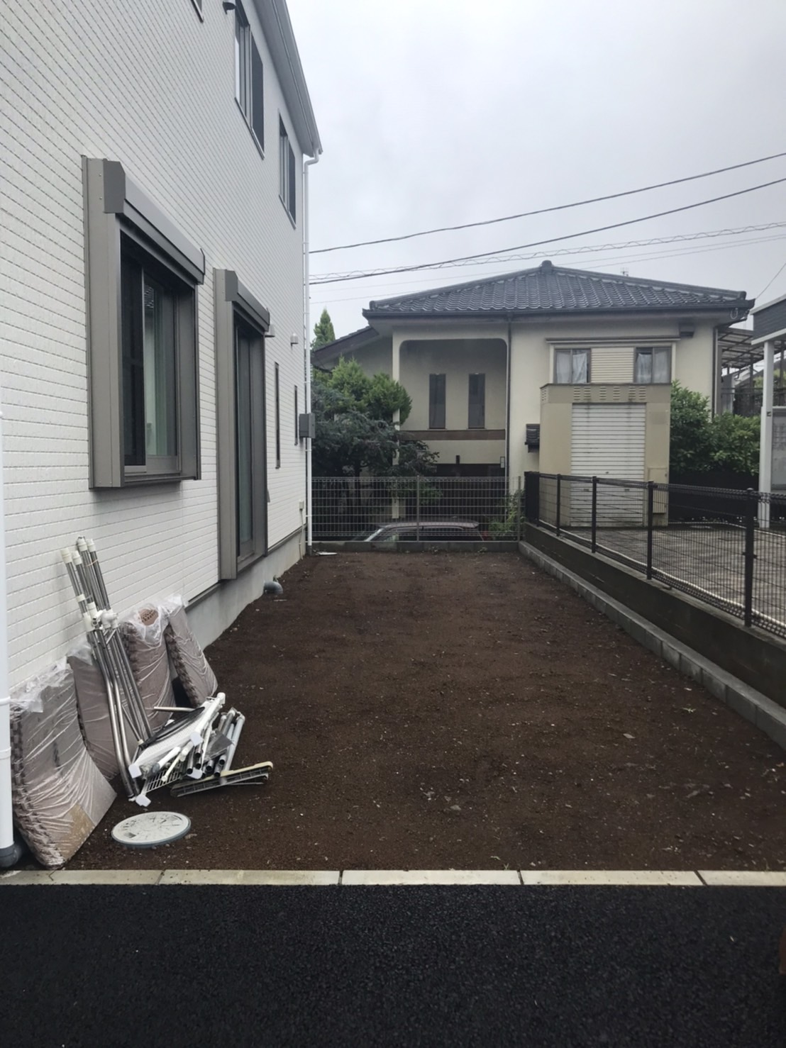 施工前:土がむき出しの新築のお庭