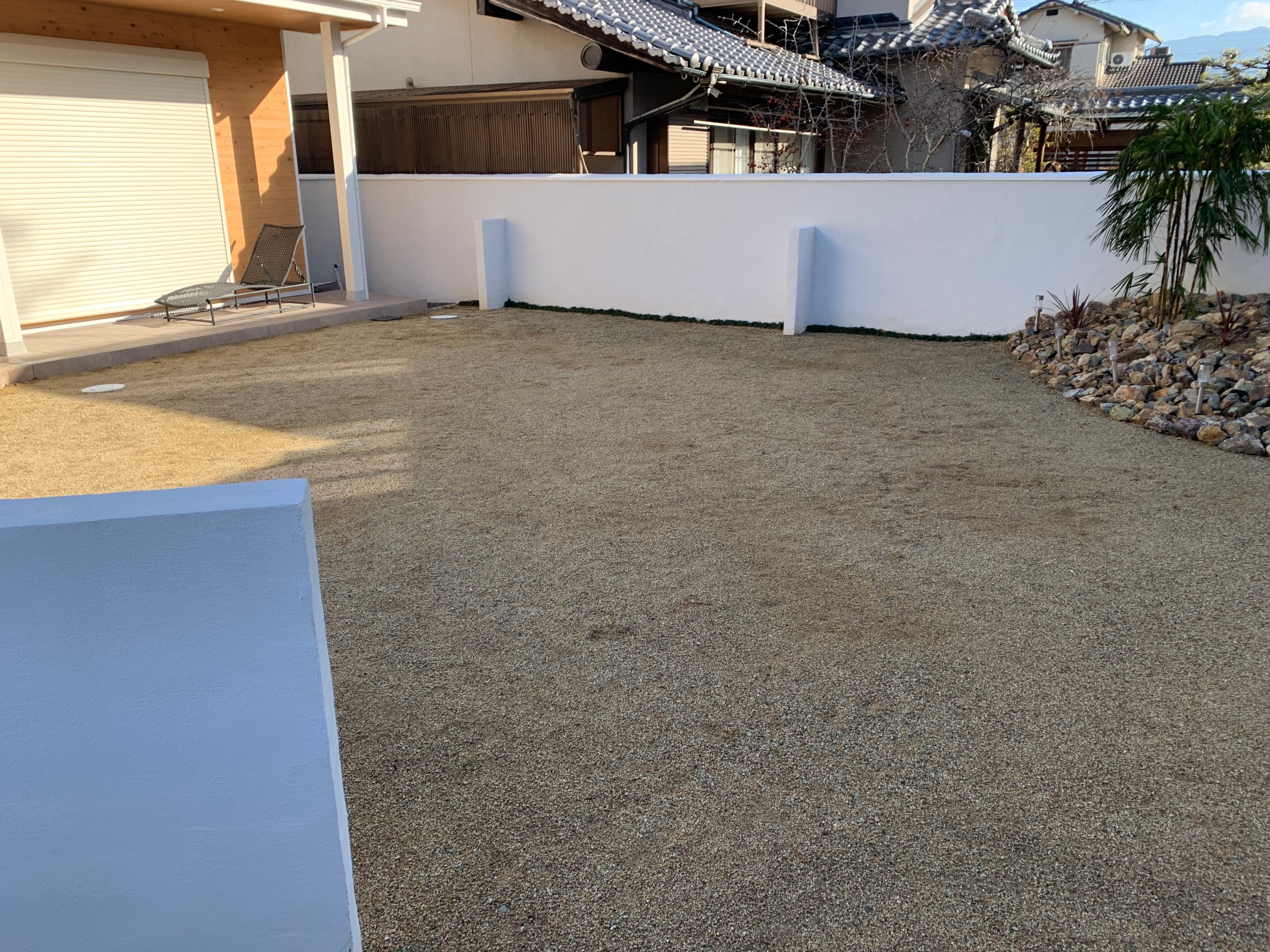 施工前:土がむき出しの新築の広いお庭