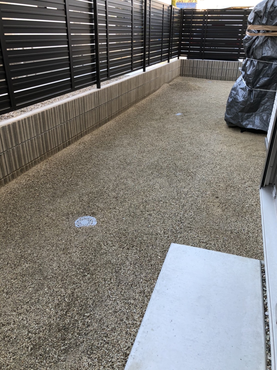 豊川市・施工前の砂利敷きのお庭