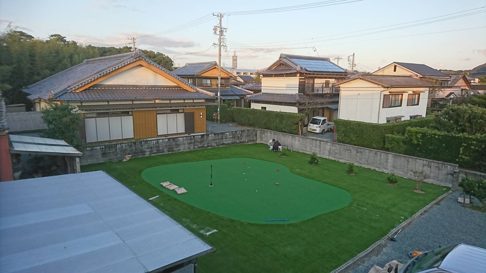 施工後:俯瞰で見た本格パッティンググリーンの全景