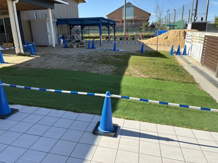 転んでも平気な保育園の園庭に｜守山市の人工芝施工事例